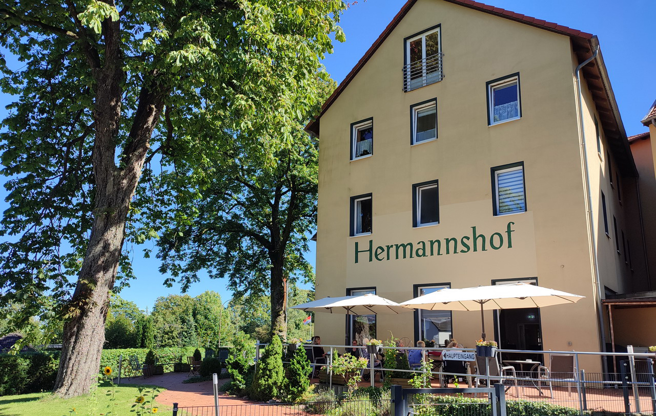 Residenzen und Service-Wohnen für Seniorinnen und Senioren Residenzen und Service-Wohnen für Seniorinnen und Senioren